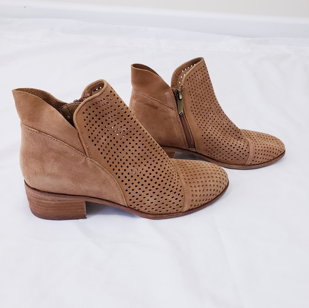 Sam Edelman Tan Pamina Perforated Ankle Boots Booties Side Zip Suede Size 6